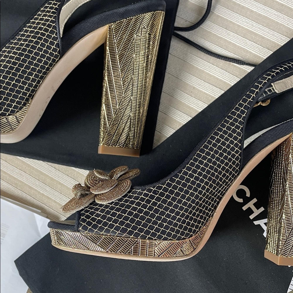 CHANEL Camellia Gold Flower Black 35 / 5 B  slingback heels - Picture 12 of 17